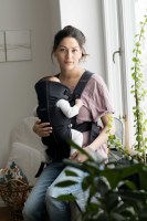 Little Pea BabyBjorn Μάρσιπος Mini Cotton Black_lifestyle2
